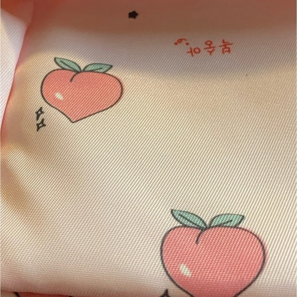 FREE W/ ANY PURCHASE $15+ Mini Cartoon Hearts Cube Travel Cosmetic Wash Bag Pink - Picture 7 of 9
